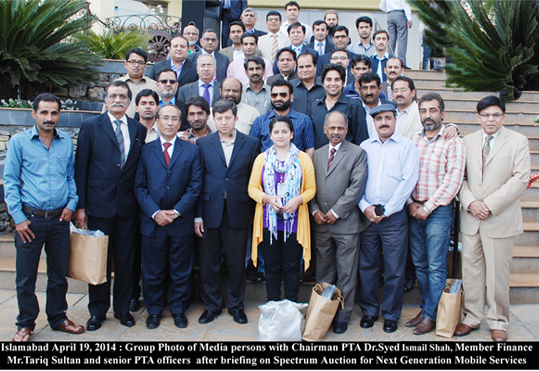 group photo of media persons